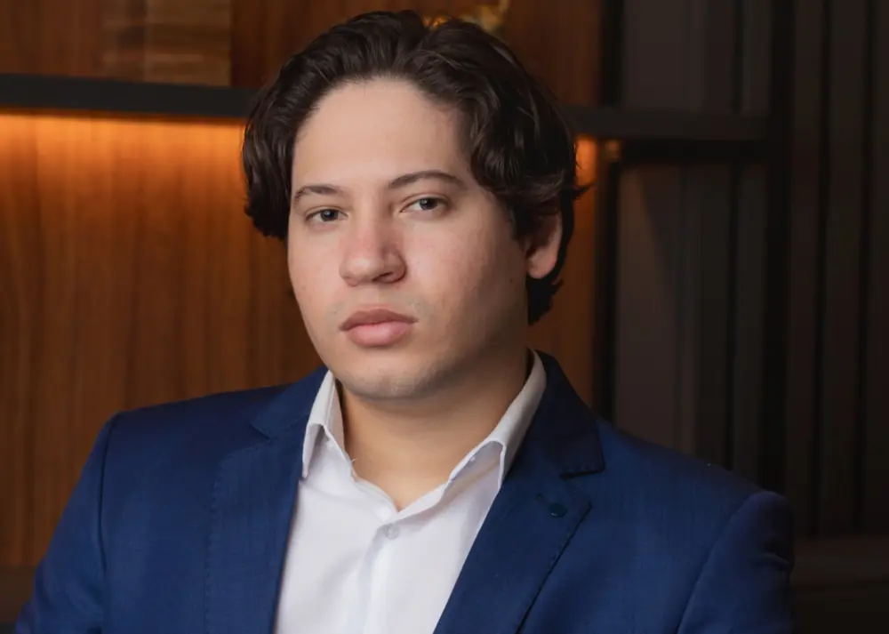 Carlos Murilo, Financial Director